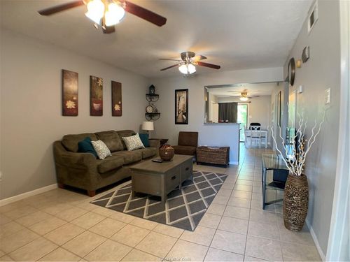 apt-b-1800 Treehouse Trl, College Station, TX, 77845-5882 | Card Image