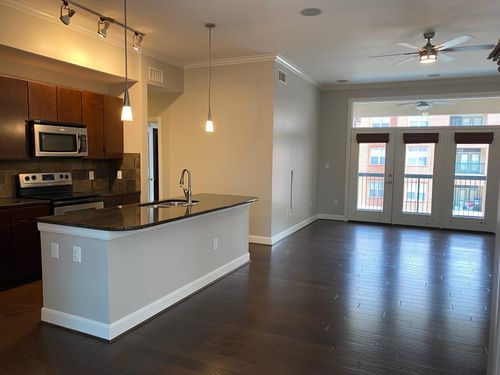 apt-223-300 St Joseph Pkwy, Houston, TX, 77002-8613 | Card Image