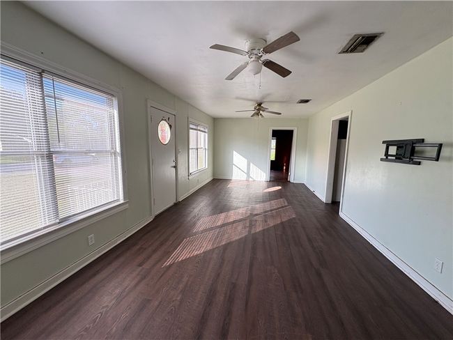 203 Dugger St, House other with 4 bedrooms, 3 bathrooms and null parking in Edna TX | Image 30