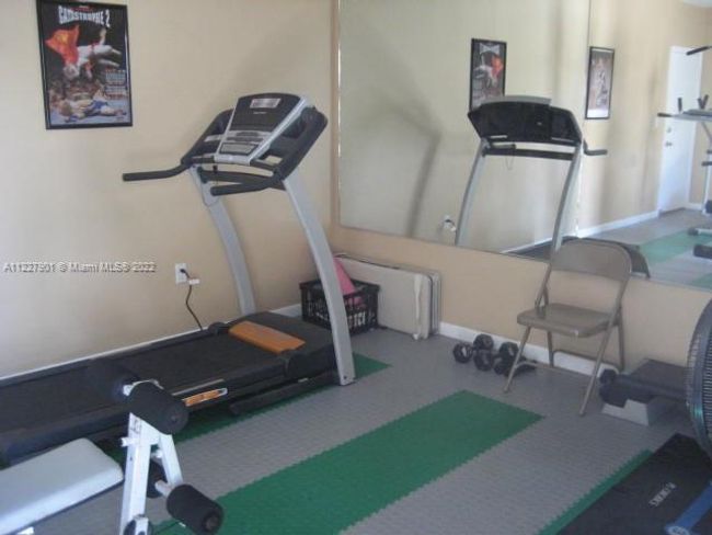 11285 Sw 91 St Ter, House other with 3 bedrooms, 3 bathrooms and null parking in Miami FL | Image 7