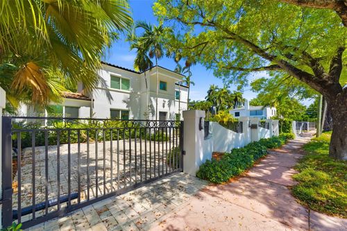 5824 Alton Rd, Miami Beach, FL, 33140-2023 | Card Image