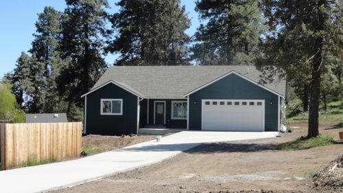 5218 Lyptus Ln, Klamath Falls, OR, 97601-6618 | Card Image