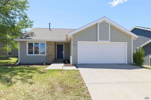 4111 Wild Flower Dr, Rapid City, SD, 57701-2121 | Card Image