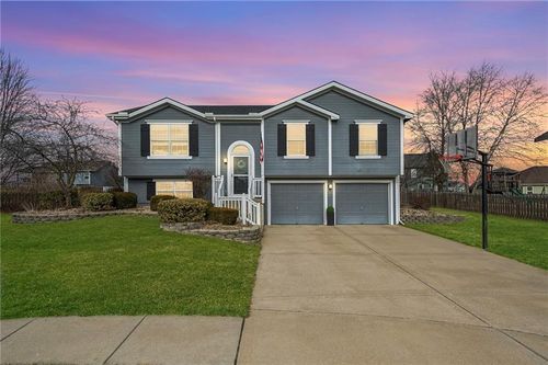 1102 Melody Ct, Kearney, MO, 64060-7646 | Card Image