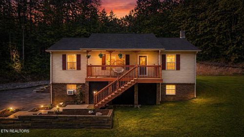 8605 Parker Dr, Corryton, TN, 37721-2119 | Card Image