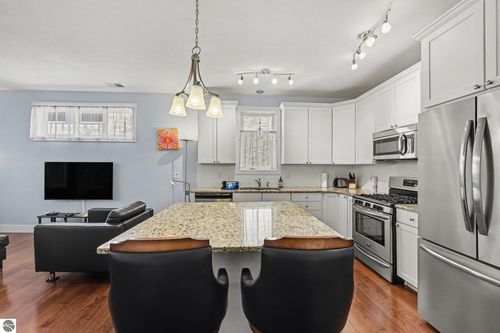 5-119 E 8th St, Traverse City, MI, 49684-1501 | Card Image