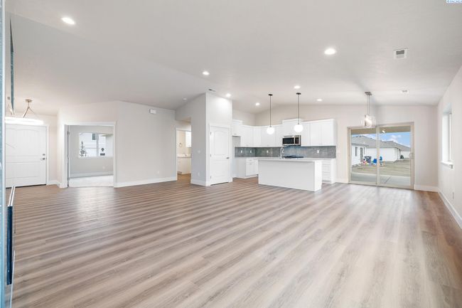 10409 Kokanee Dr, Home with 4 bedrooms, 2 bathrooms and null parking in Pasco WA | Image 8
