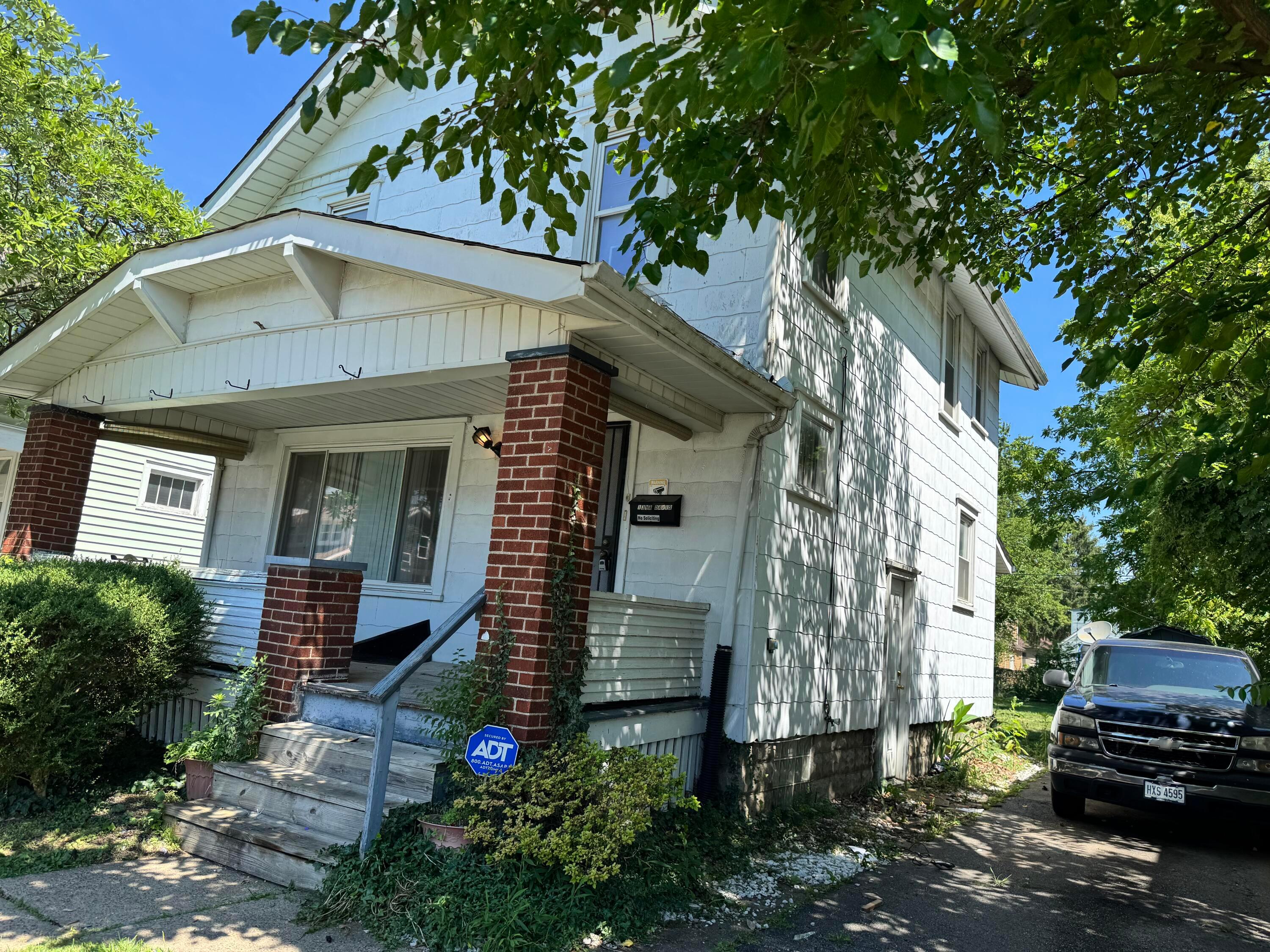 Loretta Ave, Columbus, OH 43211