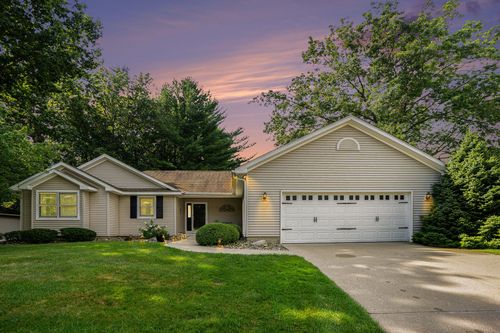 9468 Lightwood Ct, Richland, MI, 49083-9364 | Card Image
