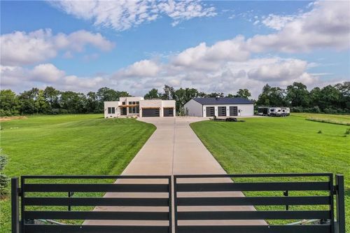 6320 Ne 164th St, Smithville, MO, 64089-8212 | Card Image
