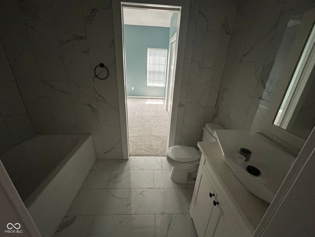 SHARED BATHROOM FOR PRIMARY BEDROOM AND BEDROOM 2 | Image 18