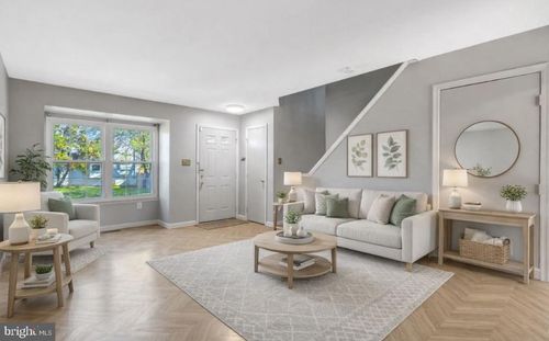 5680 White Dove Ln, CLIFTON, VA, 20124-0929 | Card Image