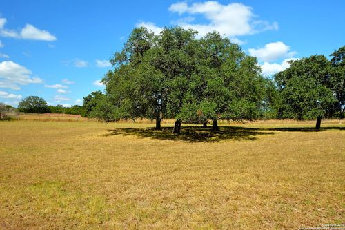 936 Saddle Club Dr, Kerrville, TX, 78028-8037 | Card Image