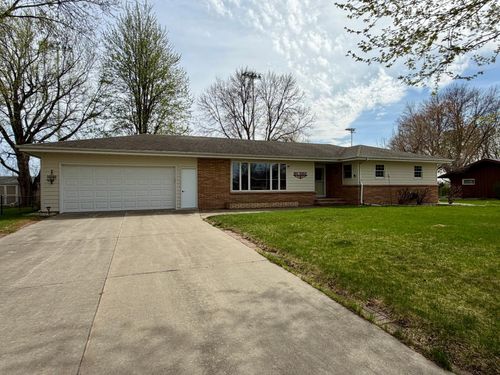 417 S Fairview Dr, Luverne, MN, 56156-1018 | Card Image