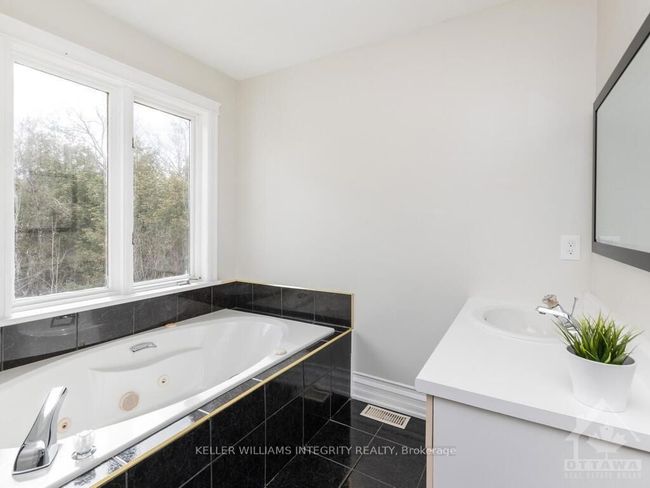 3603 Vaughan Side Rd, House other with 2 bedrooms, 3 bathrooms and 10 parking in Carp ON | Image 18