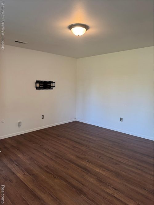 6939 Banner St, Taylor, MI, 48180-1653 | Card Image