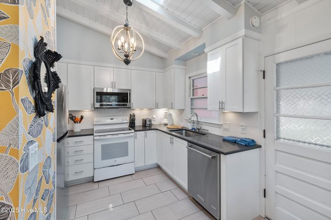 209 Sellers St, House other with 3 bedrooms, 2 bathrooms and null parking in Oak Island NC | Image 16