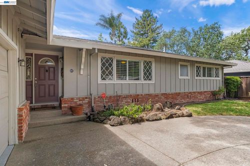 647 Bonita Ave, Pleasanton, CA, 94566 | Card Image