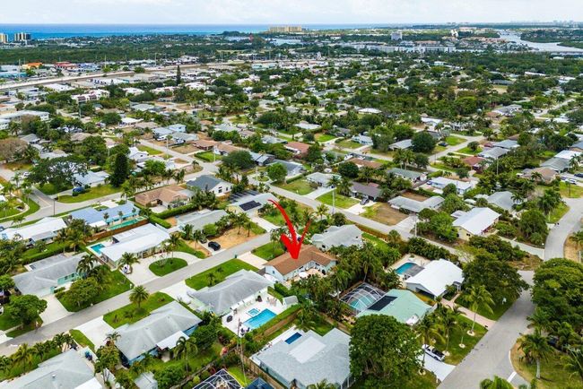 353 Mars Ave, House other with 2 bedrooms, 2 bathrooms and null parking in Tequesta FL | Image 34