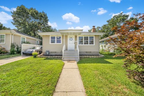18026 Oakley Ave, Lansing, IL, 60438 | Card Image