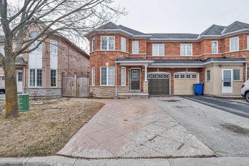 lower-168 Wainscot Avenue, Newmarket, ON, L3X2X4 | Card Image