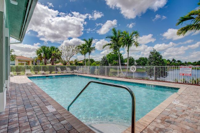 92 Palmetto Ln, House other with 4 bedrooms, 3 bathrooms and null parking in Royal Palm Beach FL | Image 77