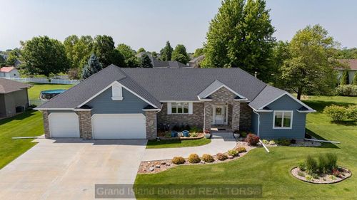 4145 Elmwood Dr, Grand Island, NE, 68803-3146 | Card Image