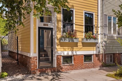 87 E 6th St, South Boston, MA, 02127-4318 | Card Image