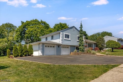 11 Allen Dr, Wayne, NJ, 07470-3312 | Card Image