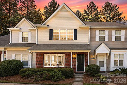 6720 Cypress Tree Ln, Charlotte, NC, 28215-4233 | Card Image