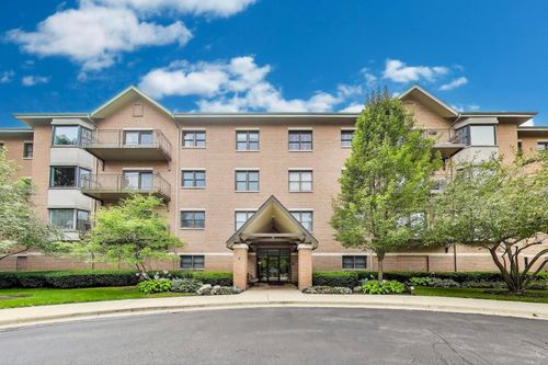 unit-203-20 Trafalgar Sq, Lincolnshire, IL, 60069-3067 | Card Image