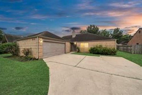210 Squires Bnd, Stafford, TX, 77477-6243 | Card Image
