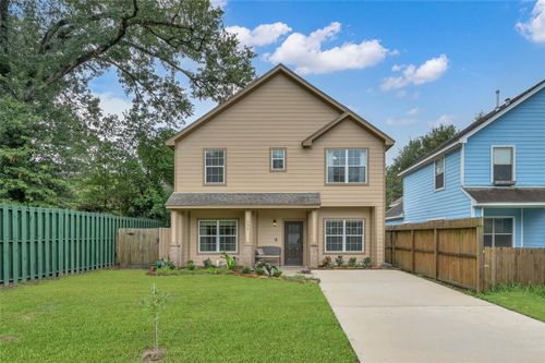 592 Mosswood Dr, Conroe, TX, 77302-3708 | Card Image
