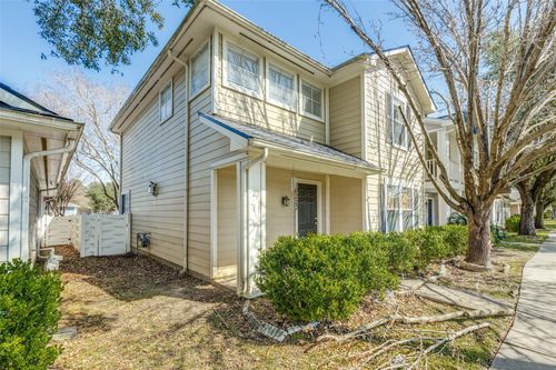 10223 Farrell Dr, Houston, TX, 77070-4522 | Card Image
