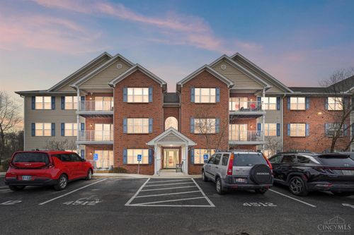 4512 Clearwater Pl, Cincinnati, OH, 45248-1717 | Card Image