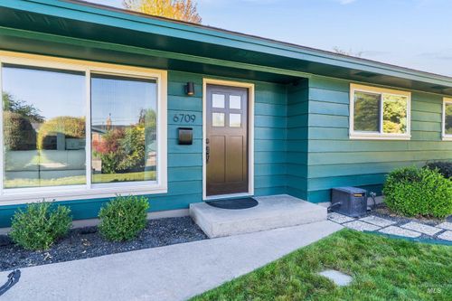 6709 W Newman St, Boise, ID, 83704-6137 | Card Image