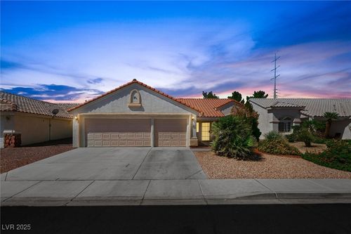 3641 Yorba Linda Dr, Las Vegas, NV, 89122-4711 | Card Image