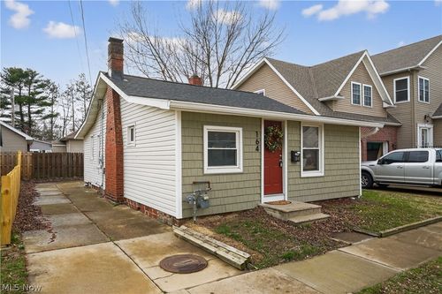 164 E 317th St, Willowick, OH, 44095-3504 | Card Image