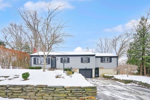 14 Briarcliff Dr, Feeding Hills, MA, 01030-2002 | Card Image