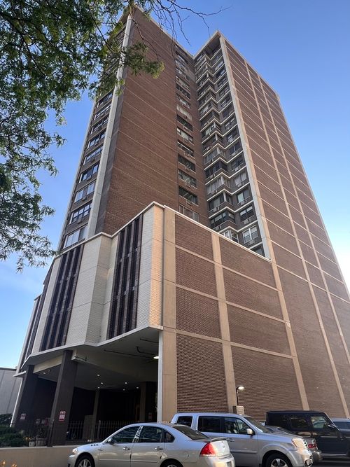 606-6325 N Sheridan Rd, Chicago, IL, 60660-5706 | Card Image