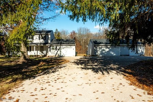 43401 Peck Wadsworth Rd, Wellington, OH, 44090-9666 | Card Image