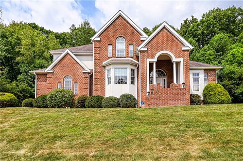 127 Woodhaven Dr, Jeannette, PA, 15644-9667 | Card Image