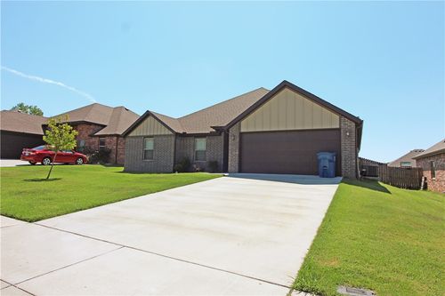 902 Sw Caprington St, Bentonville, AR, 72712-4858 | Card Image