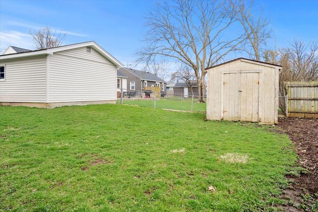 1109 Hovey Ave, Home with 2 bedrooms, 1 bathrooms and null parking in Normal IL | Image 25