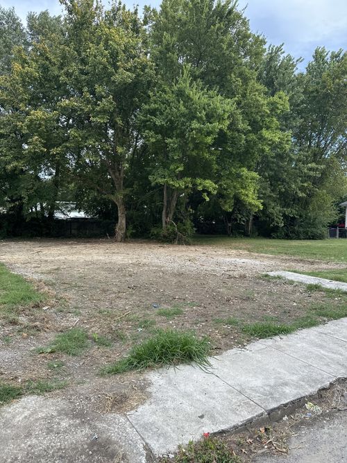 124 S Kentucky Ave, Hopkinsville, KY, 42240-2246 | Card Image