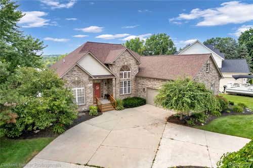 770 Lakes Edge Dr, Oxford, MI, 48371-5231 | Card Image