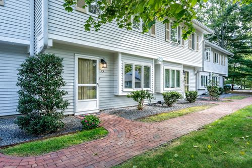 29-174 Lowell Rd, Mashpee, MA, 02649-2829 | Card Image