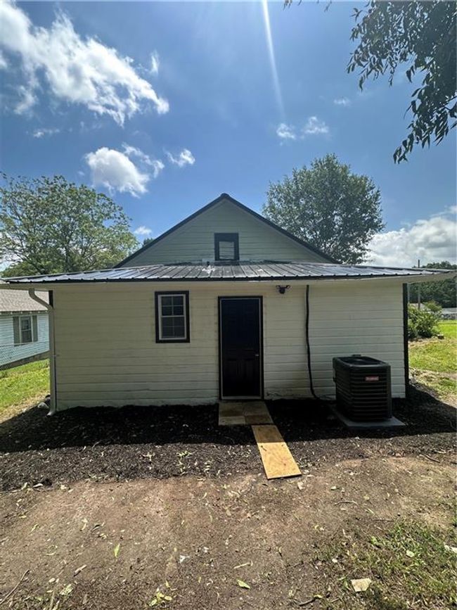 10 Busha St, House other with 2 bedrooms, 1 bathrooms and null parking in Toccoa GA | Image 5