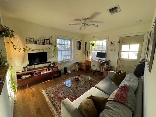 803 W Gibson St, Austin, TX, 78704-2345 | Card Image