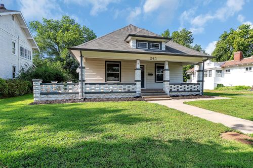 245 E C Ave, Kingman, KS, 67068-1618 | Card Image